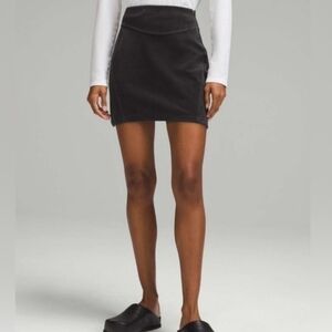 Lululemon Athletica Scuba Mini Skirt In Velvet Corduroy Black Size 8 NWT